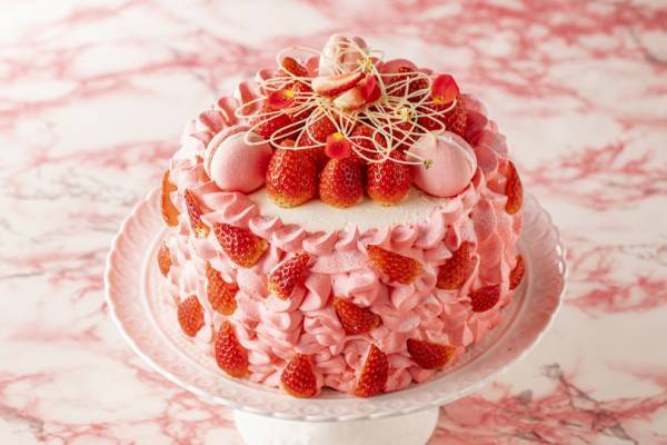 ヒルトン東京のいちごデザートビュッフェ、今年は可憐に舞うバレリーナの世界をテーマに開催