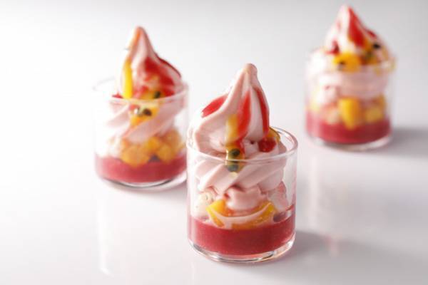 スーパーあまおうショートケーキも登場、ホテルニューオータニでいちごスイーツビュッフェ開催