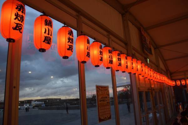 横浜赤レンガ倉庫で日本各地のご当地鍋や日本酒が楽しめる「鍋小屋」が今年も開催