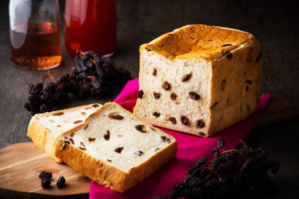 行列のできる高級食パン専門店・嵜本が神戸にオープン! 極美“ナチュラル”食パンに特化した専門店に