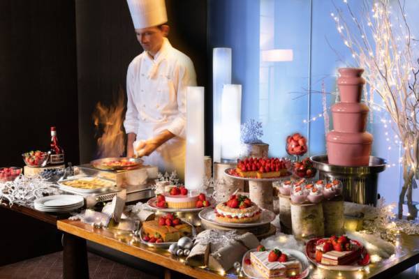 “いちご”尽くしのスイーツやカクテルを楽しむグランド ハイアット 東京のストロベリーコレクション