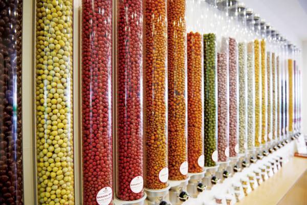 銀座三越の2020年バレンタイン、チョコレートボールや“アマゾンカカオ”のスイーツに注目