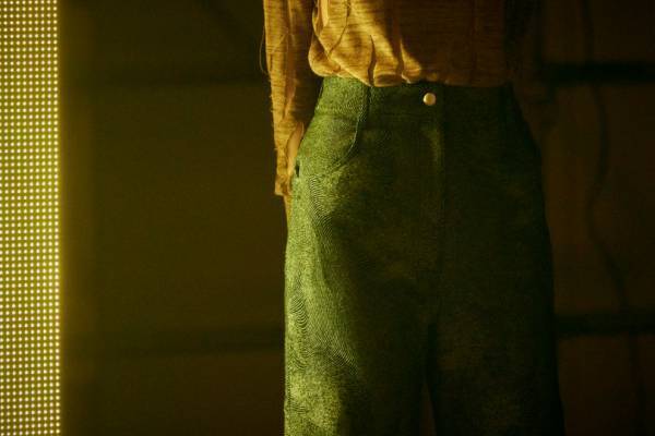 Lautashiと落合陽一、光のタイムマシンにのって【2019春夏ウィメンズ】