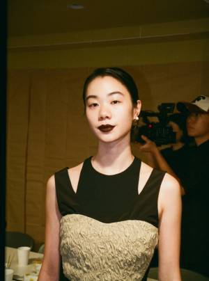 Lautashiと落合陽一、光のタイムマシンにのって【2019春夏ウィメンズ】