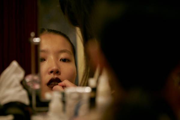 Lautashiと落合陽一、光のタイムマシンにのって【2019春夏ウィメンズ】