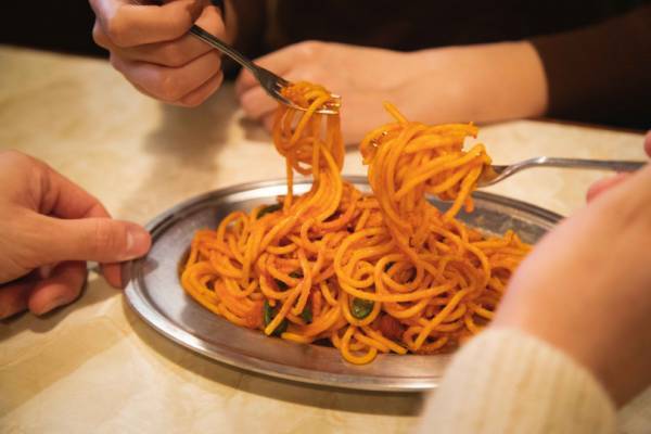 週末喫茶部、錦糸町「ニット」へ。恋人とセーターとナポリタン【EDITOR'S BLOG】