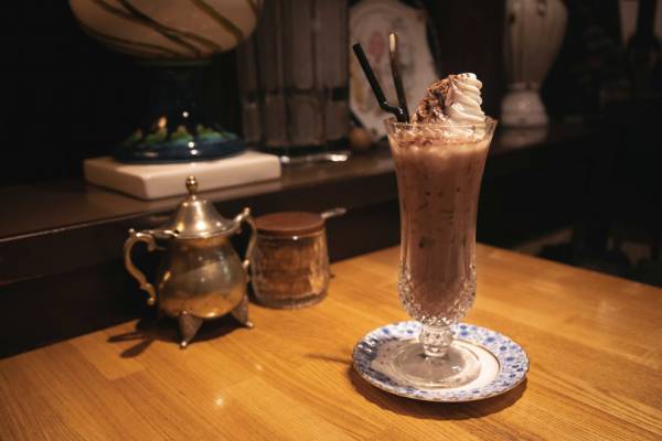 週末喫茶部、日比谷「紅鹿舎」へ。冬夜のホットチョコレート【EDITOR'S BLOG】