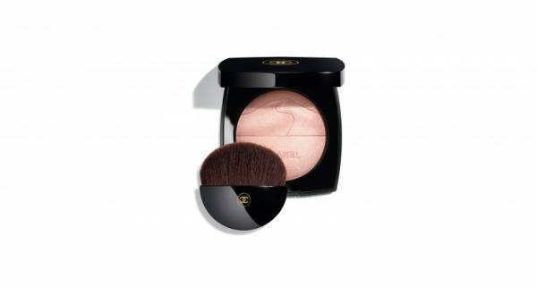 シャネルの2020春夏コスメ、砂漠からインスパイアされた煌めくハイライターや4色アイシャドウ