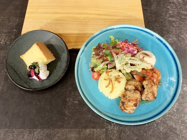 銀座三越で「速水もこみち 料理の世界展」開催! キッチンアイテムの販売や、速水もこみち監修のメニューも提供