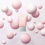 RMKの陶器肌を叶えるメイクアップベースから新色、“血色感”ピンク＆パール輝くホワイト
