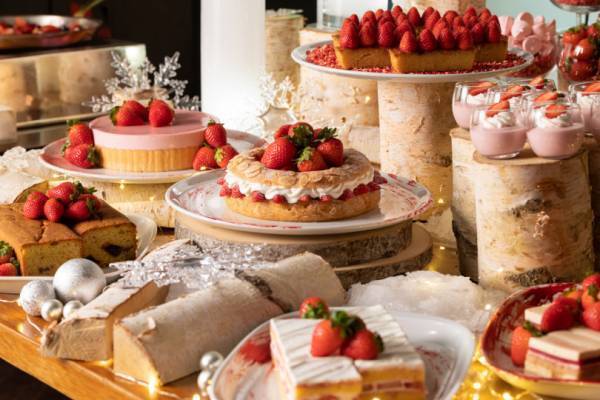いちご好き必見! 旬のいちごを食べ尽くす、2020年ホテルのいちごスイーツ&ビュッフェまとめ