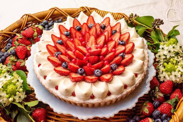 キル フェ ボンに、ムース×苺を組み合わせた3種の新作苺タルトが仲間入り!