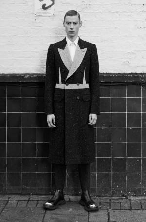 【ルック】アレキサンダー・マックイーン2020-21秋冬メンズコレクション