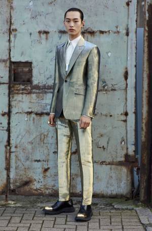 【ルック】アレキサンダー・マックイーン2020-21秋冬メンズコレクション