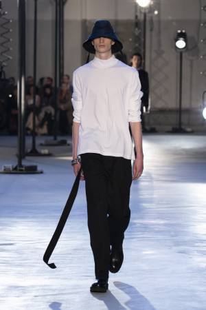 【ルック】ヌメロ ヴェントゥーノ2020-21秋冬メンズコレクション