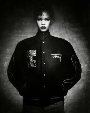 コム デ ギャルソンとStüssyがコラボ。限定ジャケットをリリース