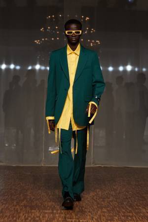 【ルック】オフ-ホワイト c/o ヴァージル アブロー™2020-21秋冬メンズコレクション