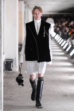 【ルック】タカヒロミヤシタザソロイスト.2020-21秋冬メンズコレクション