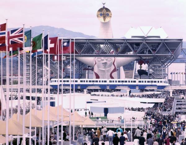 大阪万博50周年、大規模展が寺田倉庫で開催。岡本太郎のマスクや“音”など展示資料約5,000点