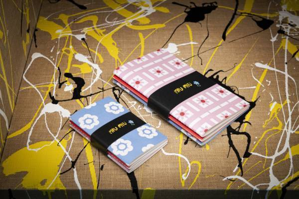 ミュウミュウ初のステーショナリーも登場! 新宿伊勢丹に2つのポップアップストアがオープン