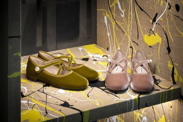 ミュウミュウ初のステーショナリーも登場! 新宿伊勢丹に2つのポップアップストアがオープン