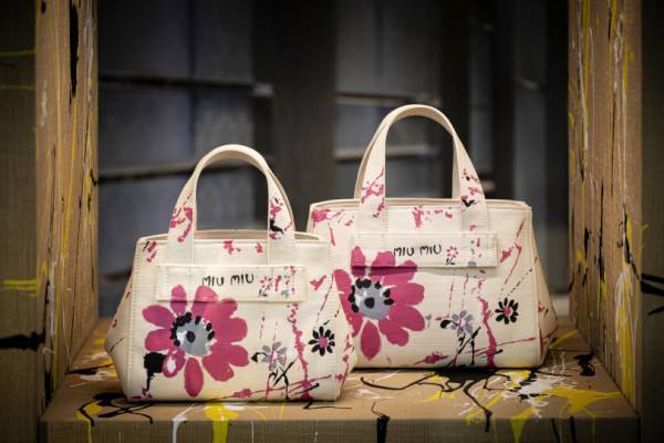 ミュウミュウ初のステーショナリーも登場! 新宿伊勢丹に2つのポップアップストアがオープン