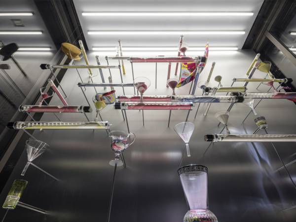 銀座メゾンエルメスのウィンドウがwe+手がける実験的なラボに