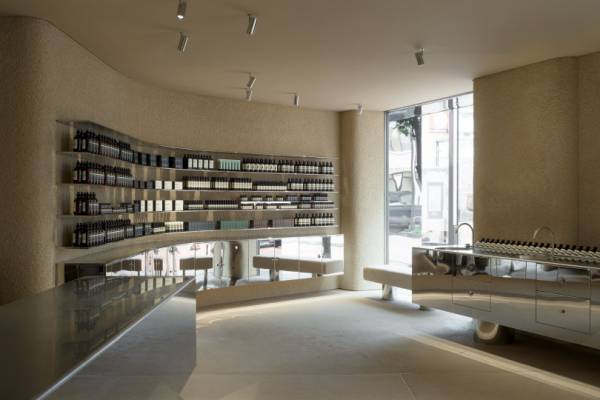 イソップの新店舗が新宿にオープン、Case-Realによる店舗デザインにも注目