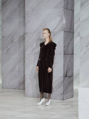 【ルック】アキコアオキ2020-21秋冬コレクション