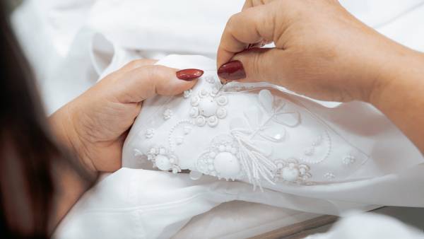 白に宿るクチュールの美学、ヴァレンティノの新プロジェクト「ルブラン」