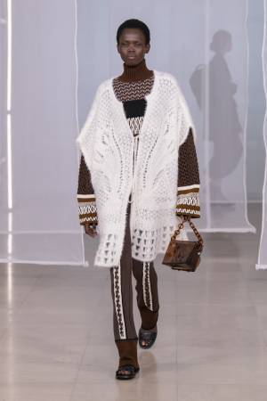 【ルック】Mame Kurogouchi 2020-21秋冬コレクション