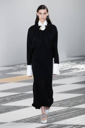 【ルック】ロエベ2020-21秋冬ウィメンズコレクション