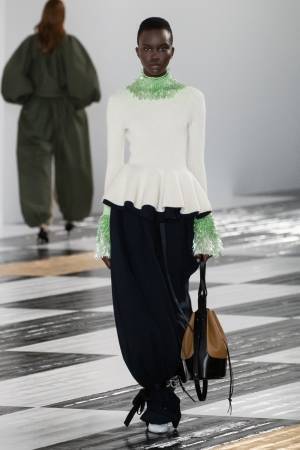 【ルック】ロエベ2020-21秋冬ウィメンズコレクション