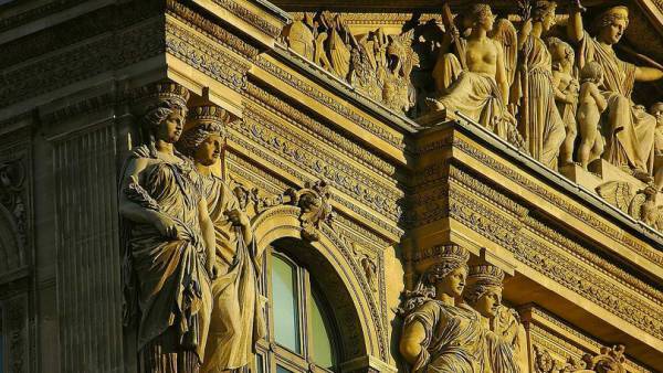 【生中継】ルイ・ヴィトン2020-21秋冬ウィメンズコレクション、4日2時半