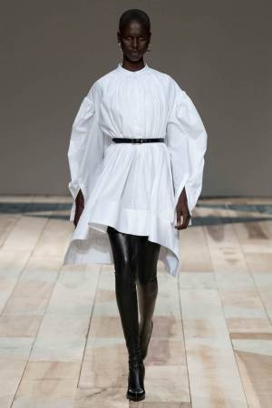 【ルック】アレキサンダー・マックイーン2020-21秋冬ウィメンズコレクション