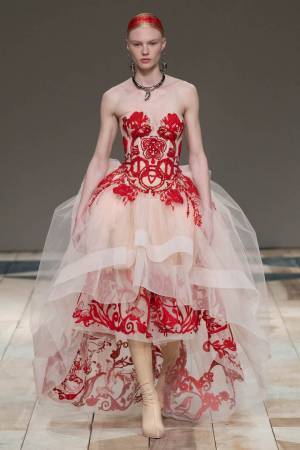 【ルック】アレキサンダー・マックイーン2020-21秋冬ウィメンズコレクション