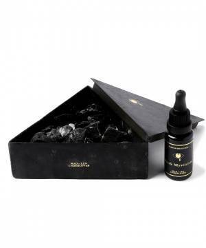 アンダーカバーとマドエレンがコラボレーション、ホームフレグランスコレクションを発売