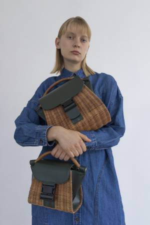 ZUCCaの定番バックルバッグが、夏らしいカゴバッグになって登場!