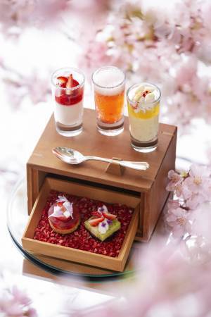 苺のデザートBOX“お花見バスケット”が星野リゾート 軽井沢ホテルブレストンコートに登場