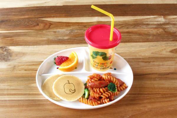 『はらぺこあおむし』コラボカフェが吉祥寺に期間限定オープン、カラフルなフルーツサンドやパフェ