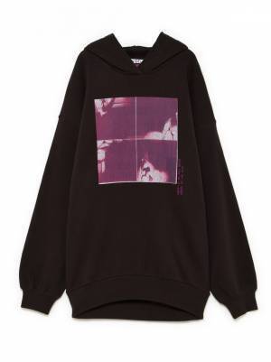 ビリー・アイリッシュ×スナイデル、フィーチャリングコレクションを発表! USAGI ONLINEで先行発売