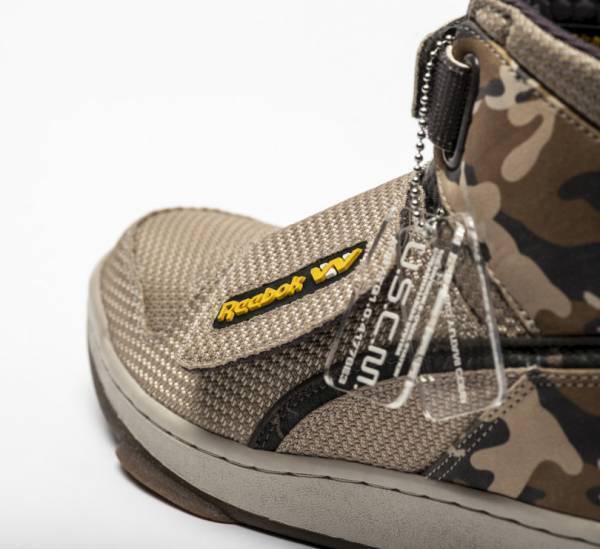 リーボック×映画『エイリアン 2』、コラボスニーカー発売。海兵隊のユニフォームやドロップシップを再現