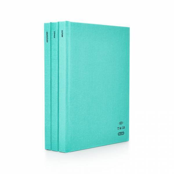 ティファニーのライフスタイルアイテムで、おうち時間に彩りを。優雅な香りや幸せな色に包まれて