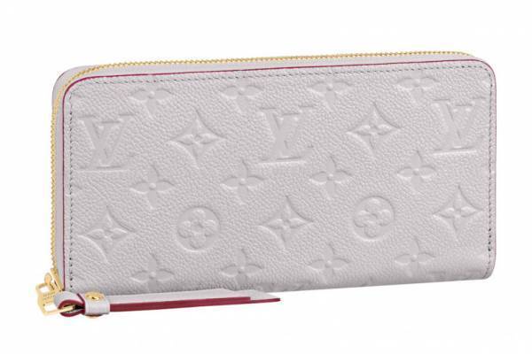 母の日に贈りたい、ルイ・ヴィトンのアイテム。日々の装いに華を添えるバッグやウォレット