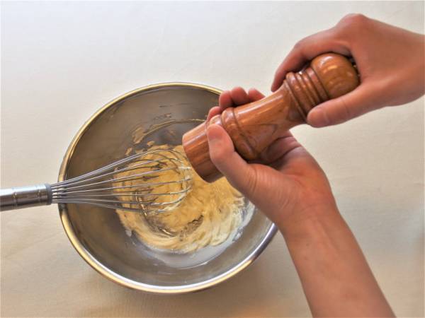 おうち居酒屋のレパートリー、甘くないクッキー「チーズサブレ」を作ろう【今宵の家飲みレシピ PART.4】