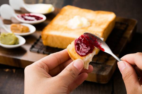 高級食パン専門店・嵜本の京都1号店がオープン! カスタマイズトーストが楽しめるカフェも併設