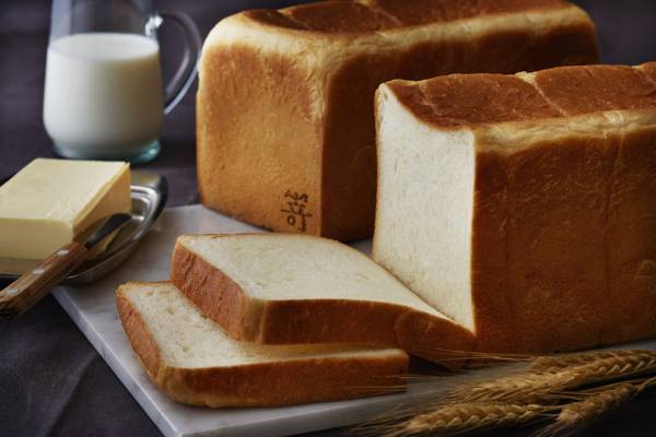 高級食パン専門店・嵜本の京都1号店がオープン! カスタマイズトーストが楽しめるカフェも併設