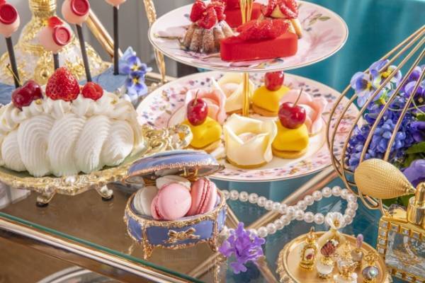王妃のスイーツをお好きなだけ! ヒルトン東京の新デザートフェア「マリー・アントワネット スイーツ・オートクチュール 」