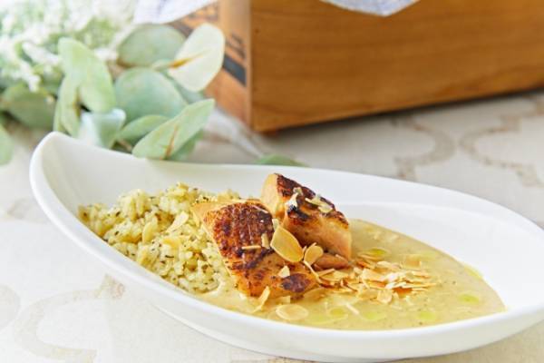 旬のメロンを贅沢に。ザ ストリングス 表参道で堪能する「ニューヨーク アフタヌーンティー」