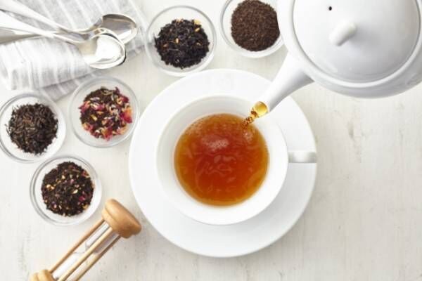 Afternoon Tea監修。スリランカ産の紅茶を使った贅沢スイーツ「紅茶のシフォンサンド」がファミマに登場